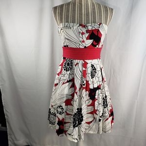 City Triangles White Black Red Floral Button Accent Strapless Mini Dress Size 7
